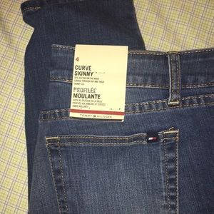 NWT TOMMY HILFIGER skinny jeans!!